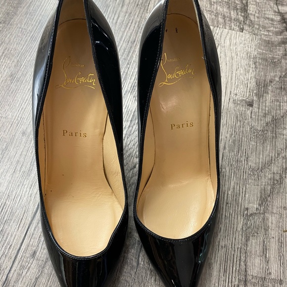 Black Louboutin heels - Picture 2 of 3
